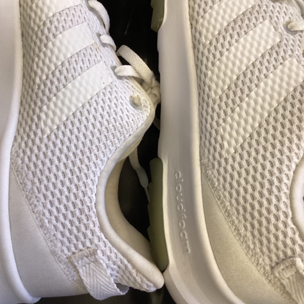 ADIDAS SNEAKERS (SIZE 10) - Picture 7 of 8